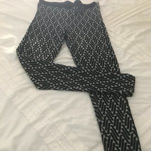 Like New Topshop Black and White Geometric Women's Leggings/Pants, Size 10